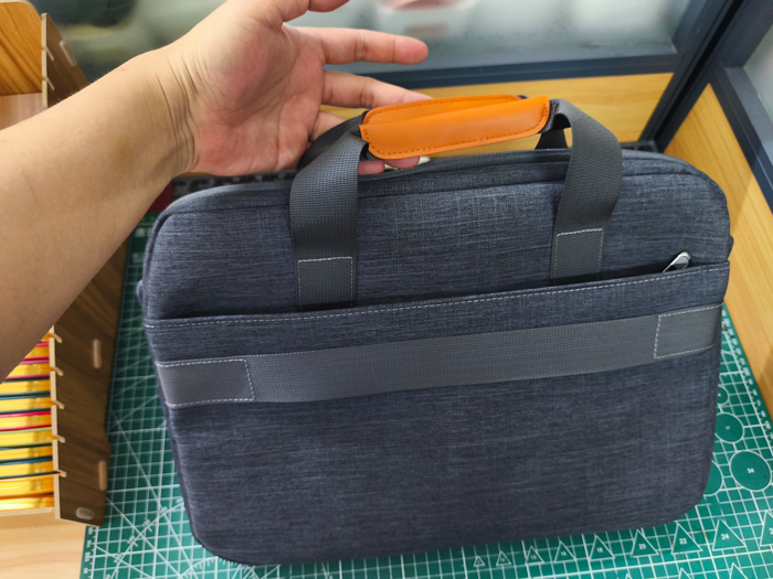 VbusiF16 Protective Lining Shock-Absorbing Laptop Bag
